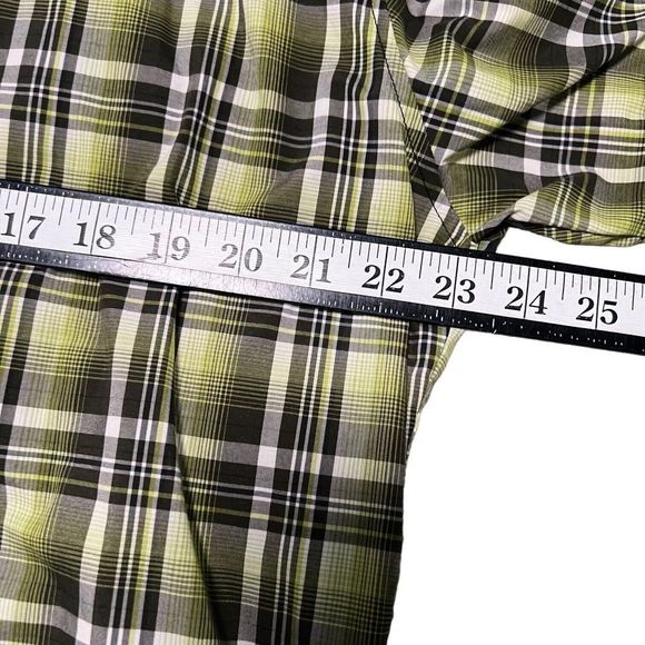 Kuhl Eluxur Short Sleeve Plaid Pearl Snap Western Shirt Men's Size Large Green - Picture 5 of 6